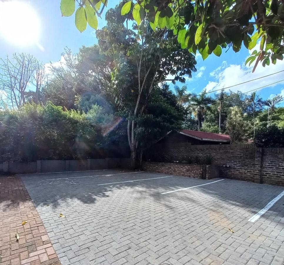 Kruger'S Guest House 화이트 리버 외부 사진